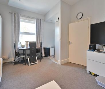 3 bedroom maisonette to rent - Photo 1