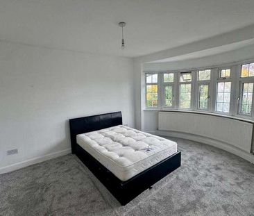 Cippenham Lane, Slough, Berkshire, SL1 - Photo 3