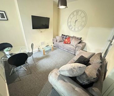 3 bedroom terraced house to rent - Photo 4