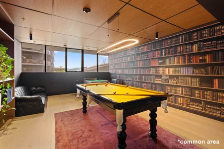 LUXURIOUS APARTMENT WITH STUNNING WATER VIEWS - Photo 2