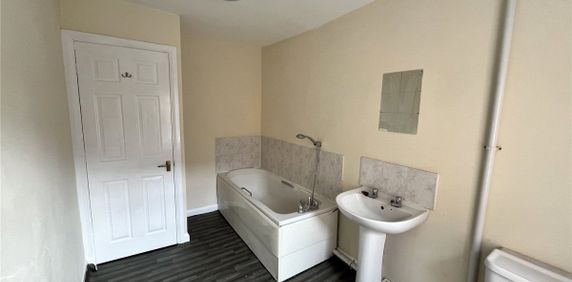 39, Newark, Notts, NG24 - Photo 2