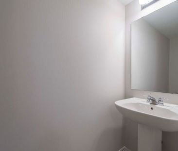 For Lease - 82 Feathertop Lane, Kanata, Ontario - Photo 3