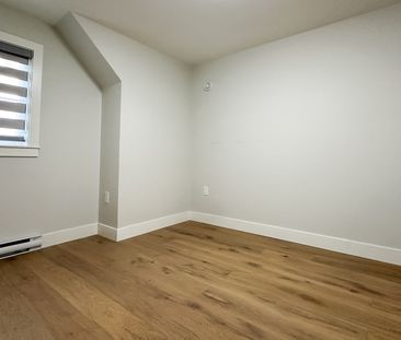 Delta Coach House – Brand New, Private Entry, Great Location. - Photo 2