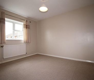 2 bedroom maisonette to rent - Photo 2