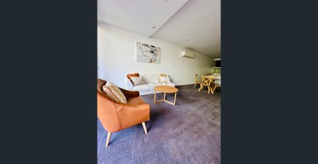 FULLY Furnished modern Apartment - Call for private inspection - Photo 2