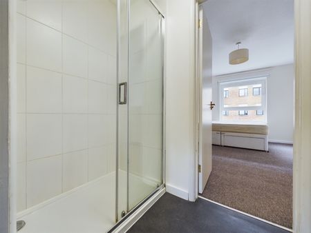 Room in a Shared House, London, SW8 - Photo 4