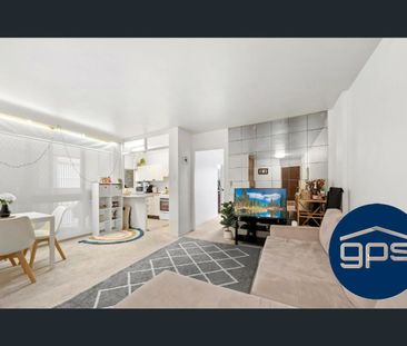 Charming 1-bedroom unit - Photo 1