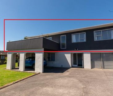 Bright, Calm & Pet-Friendly Home in Glendene - Photo 2