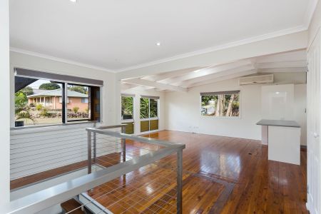 Spacious & Stylish Home in the Heart of Rochedale South - Photo 4