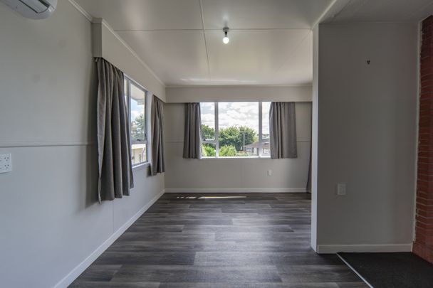 Beautifully presented four-bedroom property - Photo 1