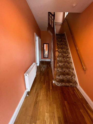 4 bedroom semi-detached house to rent - Photo 5