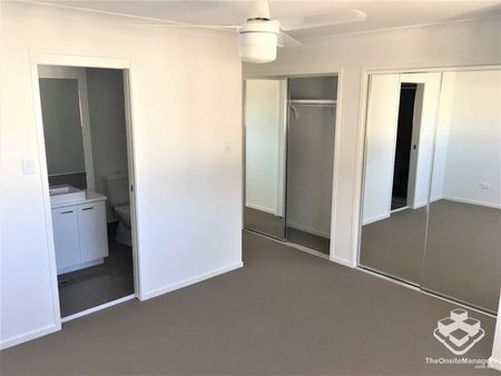 Modern Townhouse, 3 Bedrooms + Study nook, Available From 13/12/2025 - Photo 3