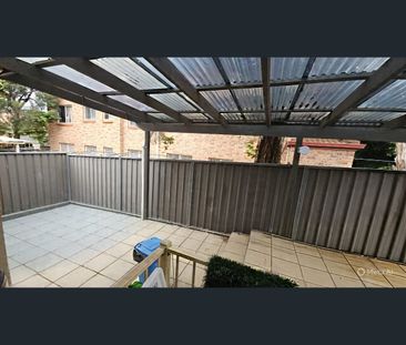 Spacious 4-Bedroom Villa in a Convenient Location - Photo 6