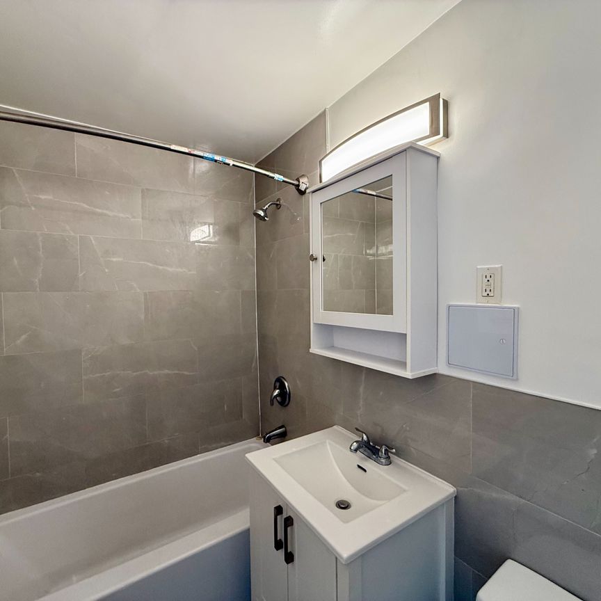 For Lease - 363 Lakeshore Road Unit# 103, Mississauga, Ontario - Photo 1