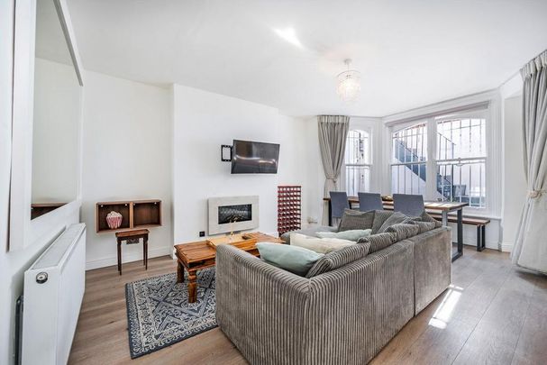 2 bedroom flat to rent - Photo 1