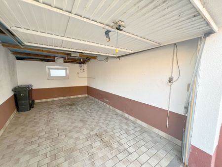 Reinsfeld: Attraktive Maisonette-Wohnung mit zwei Bädern, Balkon, Keller und Garage - Photo 3
