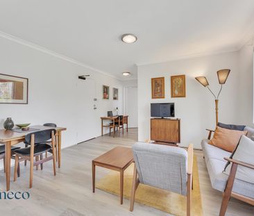 Spacious One-Bedroom Apartment in Vibrant Marrickville - Photo 2