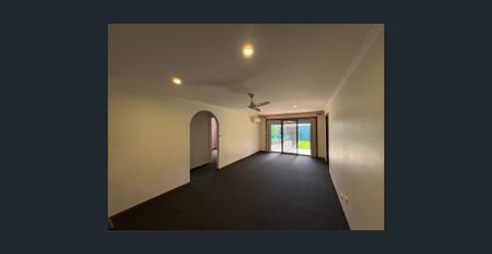 Great Size Family Home! - Photo 3