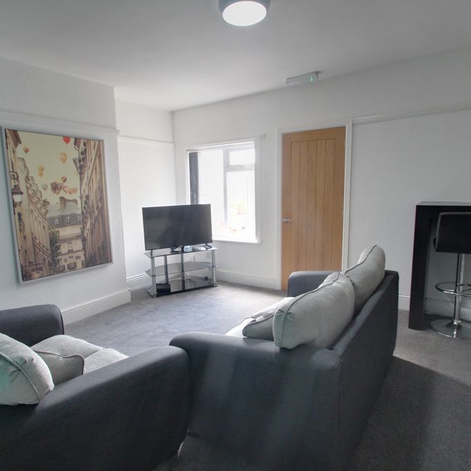 1 bed house share to rent in Whitehill Road, Coalville, LE67 - Photo 1