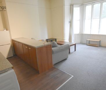 2 Bedroom Ground Floor Flat - Photo 4