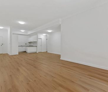 Private And Renovated Ground Floor Apartment - Photo 4