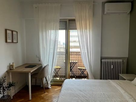 Calle de Alfredo Marqueríe, Madrid, Community of Madrid 28034 - Foto 4