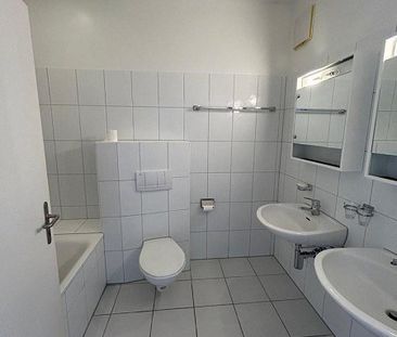 Wohnen mit Aussicht - helle 3.5-Zimmerwohnung in Reigoldswil - Photo 5