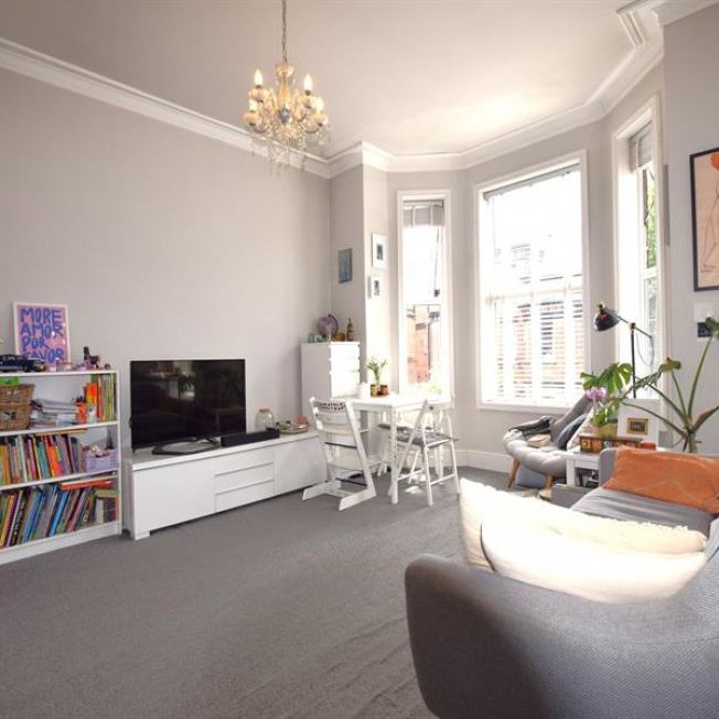 1 Bedroom Apartment Available Arranging tenancy - Photo 1