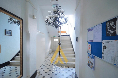 3 bedroom flat to rent - Photo 2