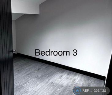 4 bedroom flat to rent - Photo 3