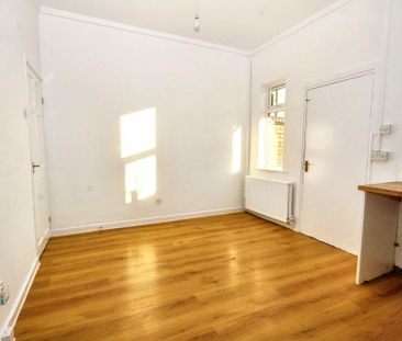 3 bedroom end of terrace house to rent - Photo 1