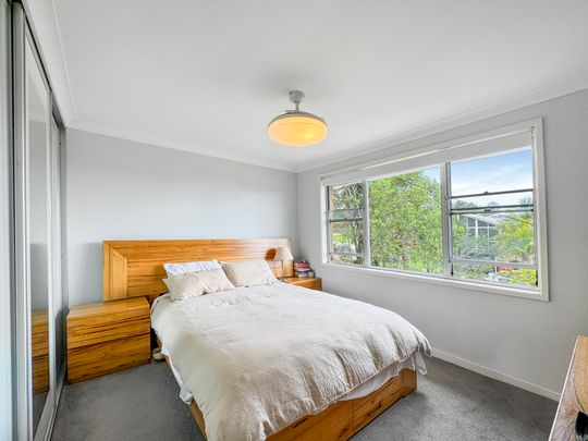 6 Iraga Avenue, WEST WOLLONGONG NSW 2500 - Photo 1