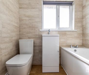 3 bedroom terraced house to rent - Photo 5