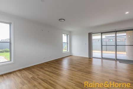 Modern & Convenient Living - Photo 2