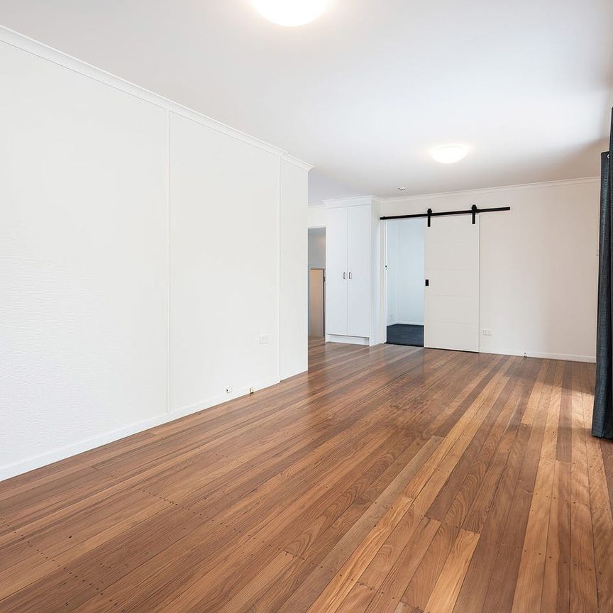 Stylish cottage in Brighton! - Photo 1