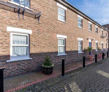 1 bedroom ground floor flat to rent - Photo 1