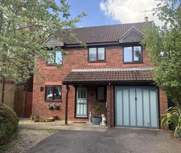 4 bedroom detached house to rent - Photo 4