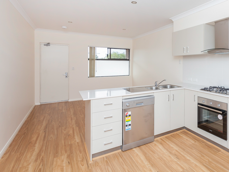 Unit 5, 181 Grand Promenade, Doubleview, WA - Photo 3