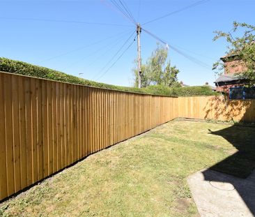 Bradford Road, Wakefield - Photo 1