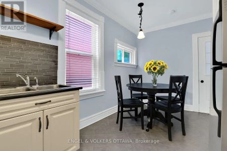 1 - 104 KING EDWARD AVENUE - Photo 2