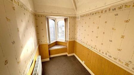 The Broadway, West Bromwich, B71 - Photo 4