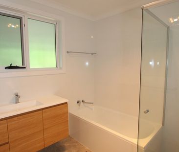 5 Dunlop Street, Hackett ACT 2602 - House For Rent | Domain - Photo 2