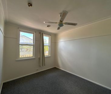 Charming 3 Bedroom Home - Photo 5