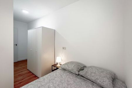 Calle de la Pilarica, Madrid, Community of Madrid 28026 - Photo 2