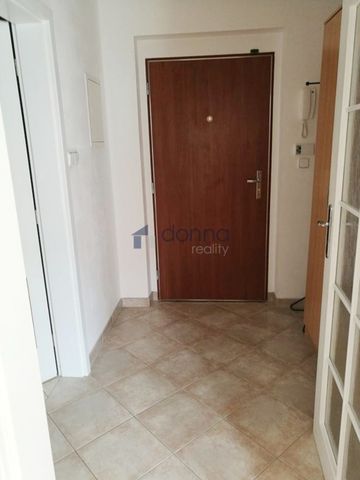 Pronájem bytu 1+kk a garsoniéry 37 m², Mattioliho, Praha - Фото 4