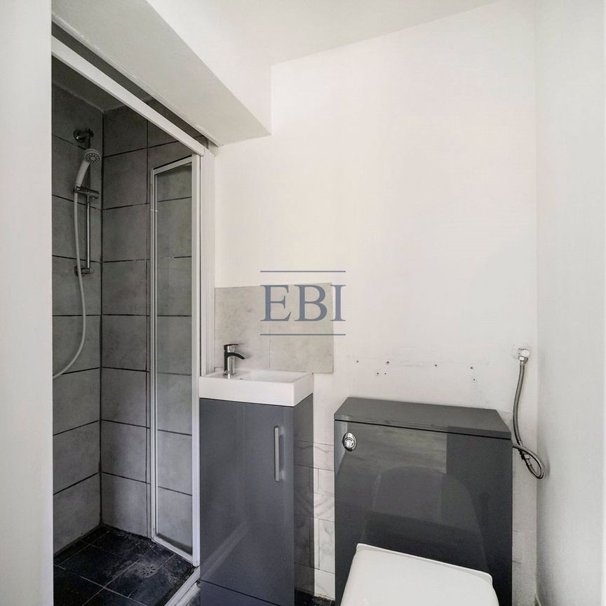 Hermitage Lane, Woodside Green, SE25 5HH - Photo 2