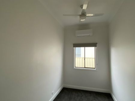 Charming Country Living in Dubbo - 3 Bedroom Home for Rent - Photo 3