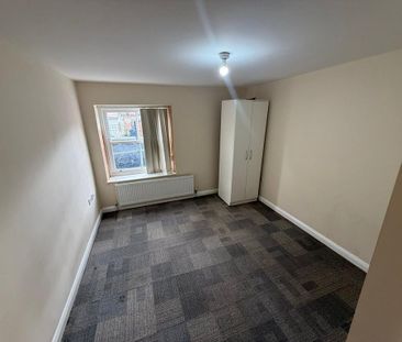 Flat to rent - Photo 2