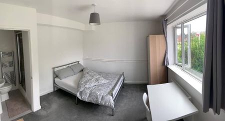 6 bedroom semi-detached house to rent - Photo 5