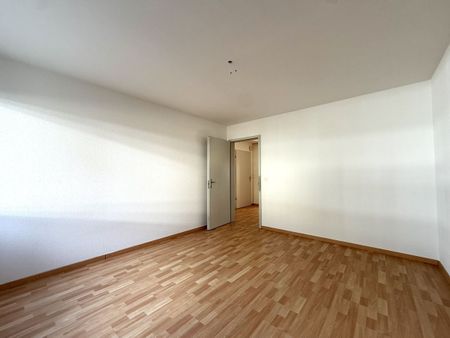 Helle 4.5 Zimmer Wohnung mit Balkon - Foto 4